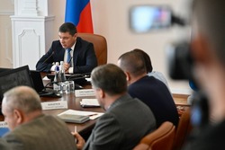 Евгений Первышов: контроль за работой подрядчиков на социальных объектах будет усилен