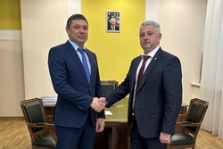 Евгений Первышов обсудил с Сергеем Твердохлебом поддержку подшефного округа ЛНР 