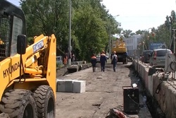 В Кирсанове ремонтируют мост через реку Пурсовка