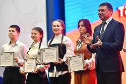 В правительстве Тамбовской области наградили талантливую молодежь