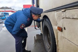 Сотрудники Госавтоинспекции региона выявили более 80 автобусов с техническими неисправностями