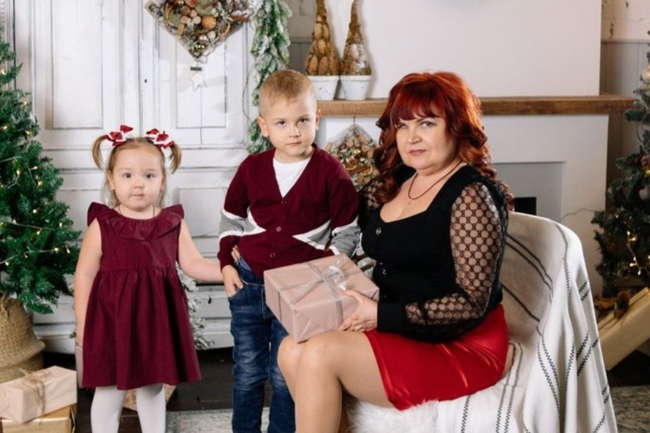 Елена Мальцева с внуками