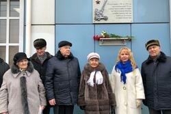 На здании ТЦ «Авангард» в Тамбове появилась мемориальная доска зенитчицам