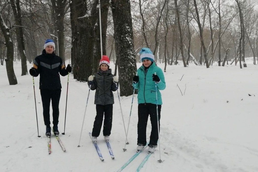 Традиционная зимняя прогулка семьи Ефремовых