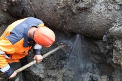 На севере Тамбова до вечера ликвидируют крупную аварию на водопроводе