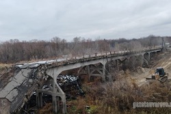 В Тамбовской области аварийный мост через Ворону демонтируют с помощью водолазов 