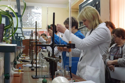В химанализе только девушки: в Тамбове определили лучших лаборантов-химиков