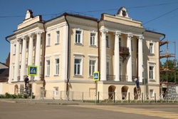 В Кирсанове ремонтируют памятник архитектуры XIX века