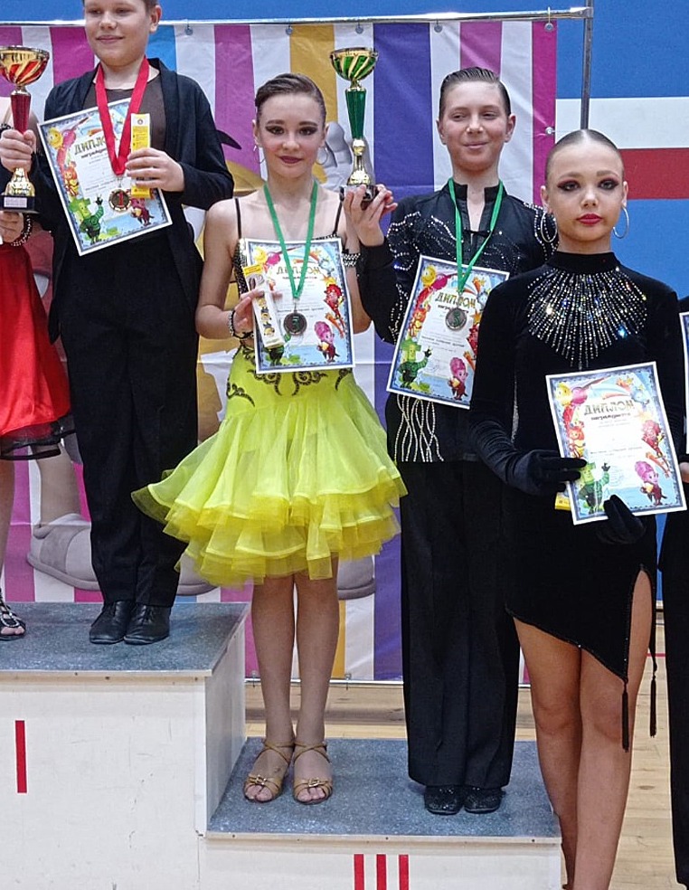 Бронзовые призёры танцевального турнира Савелий Цепков и Диана Незговорова