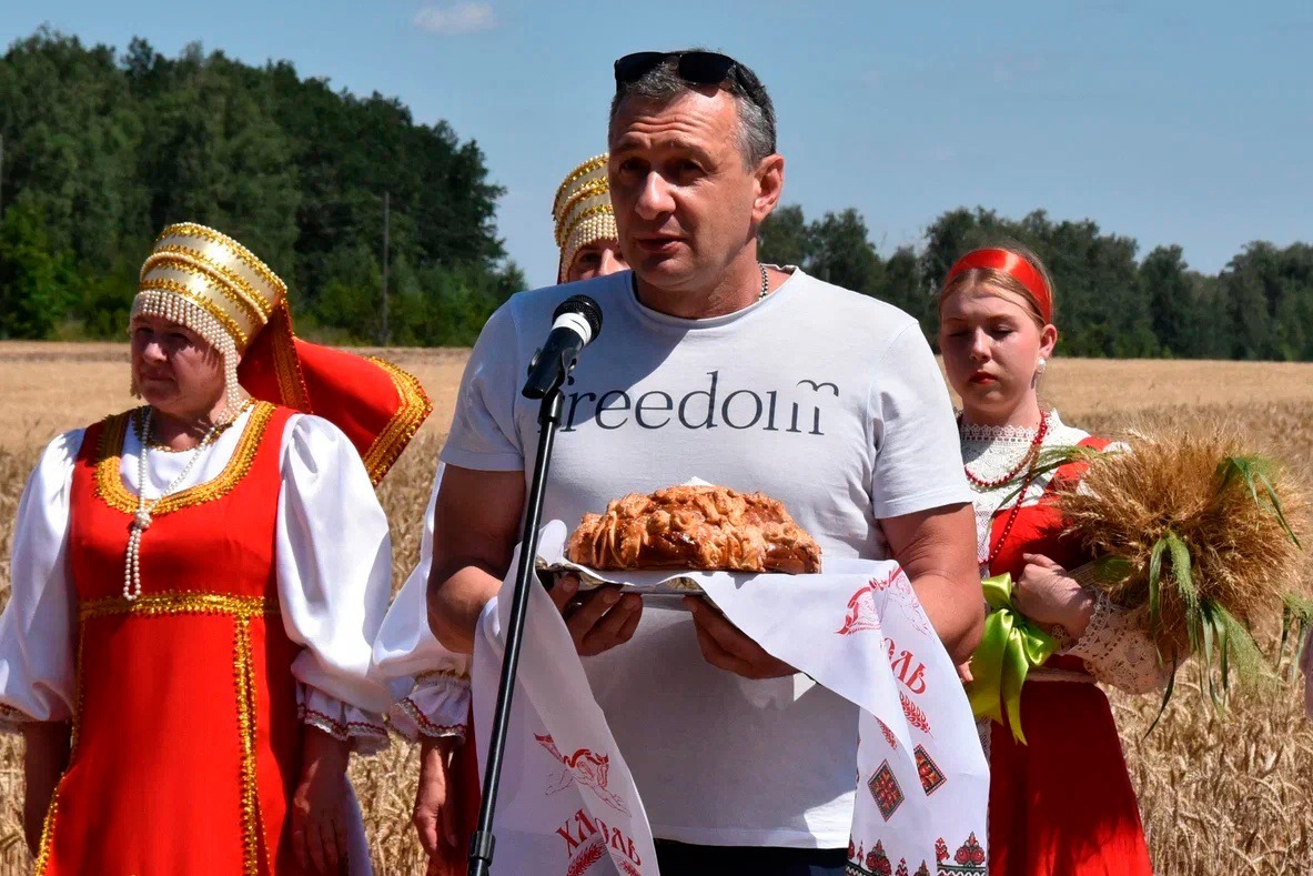 Инженер закрытого акционерного общества работников «Народное предприятие «Хлеб» Владимир Осетров