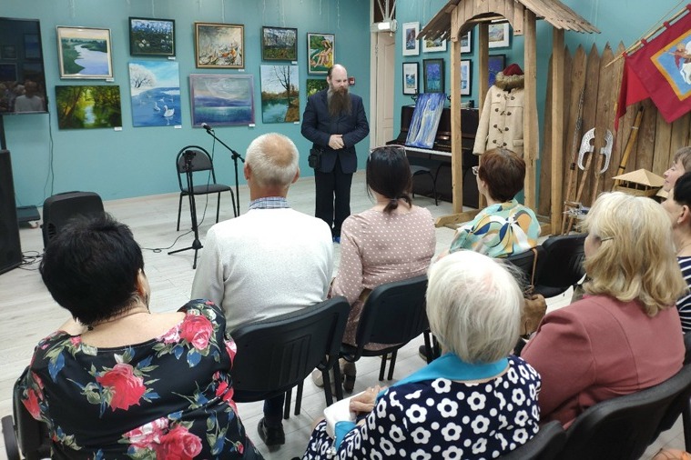 Выступая перед участниками встречи
