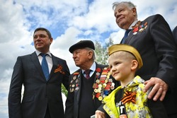 Евгений Первышов поздравил тамбовчан с 80-летием Победы