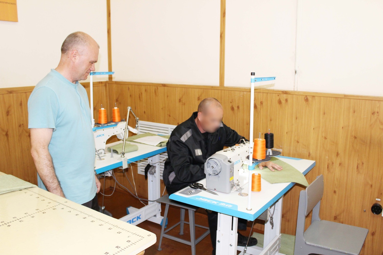 Труд осужденных к лишению свободы. Профессиональное училище колония. Фку ик-4 уфсин россии. Профессии осужденных. Шитье в женской колонии.