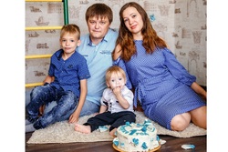 Из общежития - в просторную квартиру: как многодетные Казаковы стали хозяевами собственного жилья