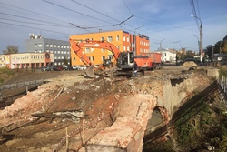 В Тамбове начали демонтировать мост на Базарной