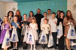 Воспитанникам школы искусств в ЛНР привезли из Тамбовщины подарки