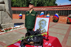 На Воздвиженском кладбище Тамбова перезахоронили останки воина Великой Отечественной