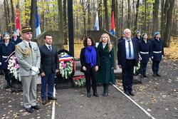 Французская делегация почтила память военнопленных на станции Рада