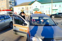 В Мичуринске таксисты помогают волонтёрам развозить лекарства и продукты