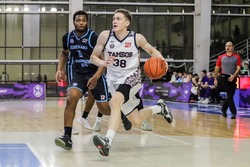 Баскетболисты «Тамбова» дома победили владивостокское «Динамо» 