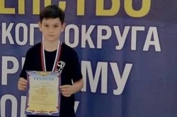 Юный гиревик из Токарёвки знает, в чём заключена альтернатива пагубным привычкам