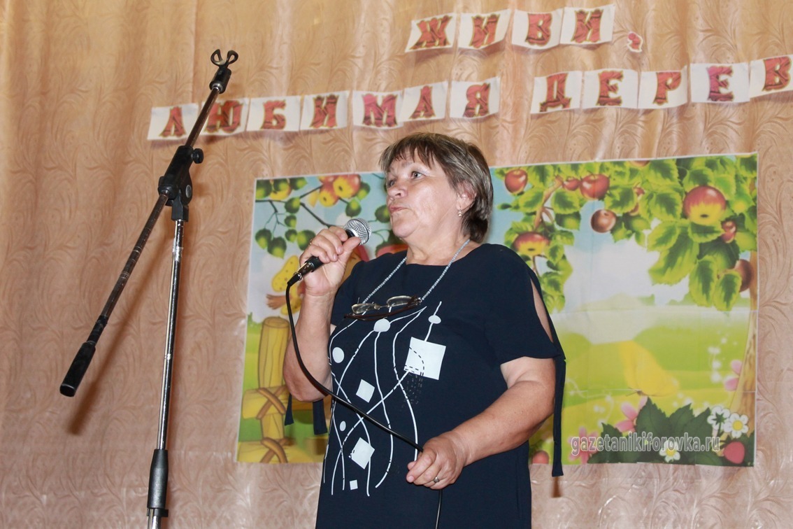 Поёт Наталия Шпынёва