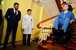 В тамбовский госпиталь передали спецоборудование для перевозки маломобильных пациентов