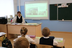 В одной из школ Рассказова приступили к изучению региональной «Азбуки промышленности»