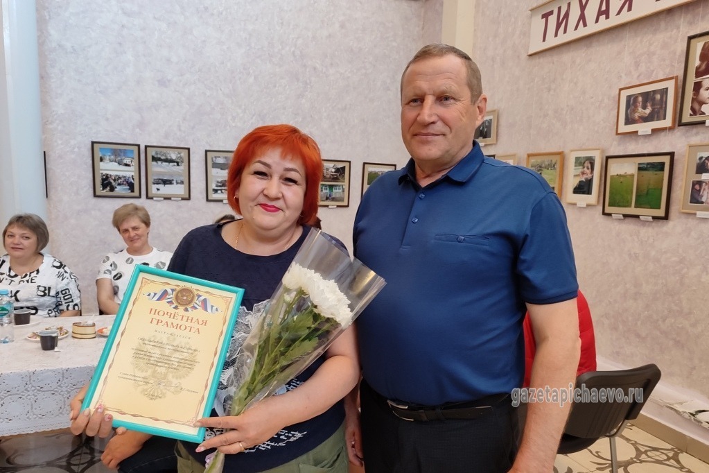 За большой вклад в развитие потребительского рынка округа наградили Любовь Сидельникову