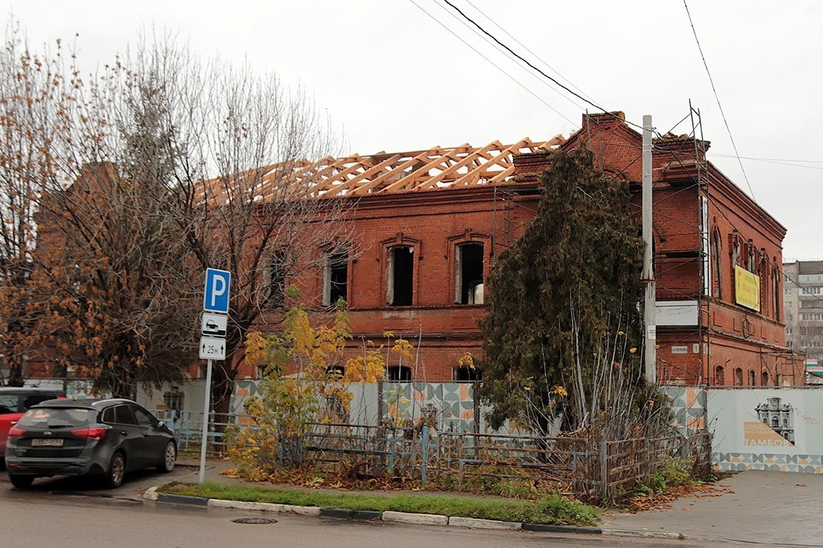 здание бывшего аэроклуба ДОСААФ