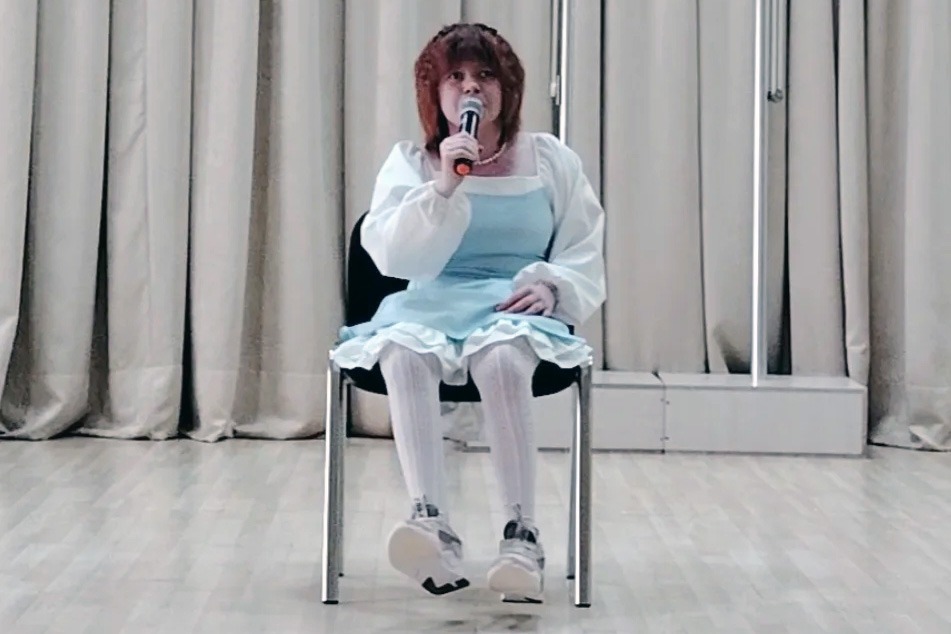 На сцене Елизавета Трунова