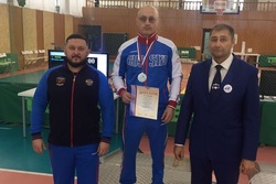 Тамбовский спортсмен взял серебро чемпионата России по пауэрлифтингу