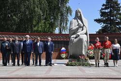 В Тамбовской области проходят траурные мероприятия, посвящённые Дню памяти и скорби