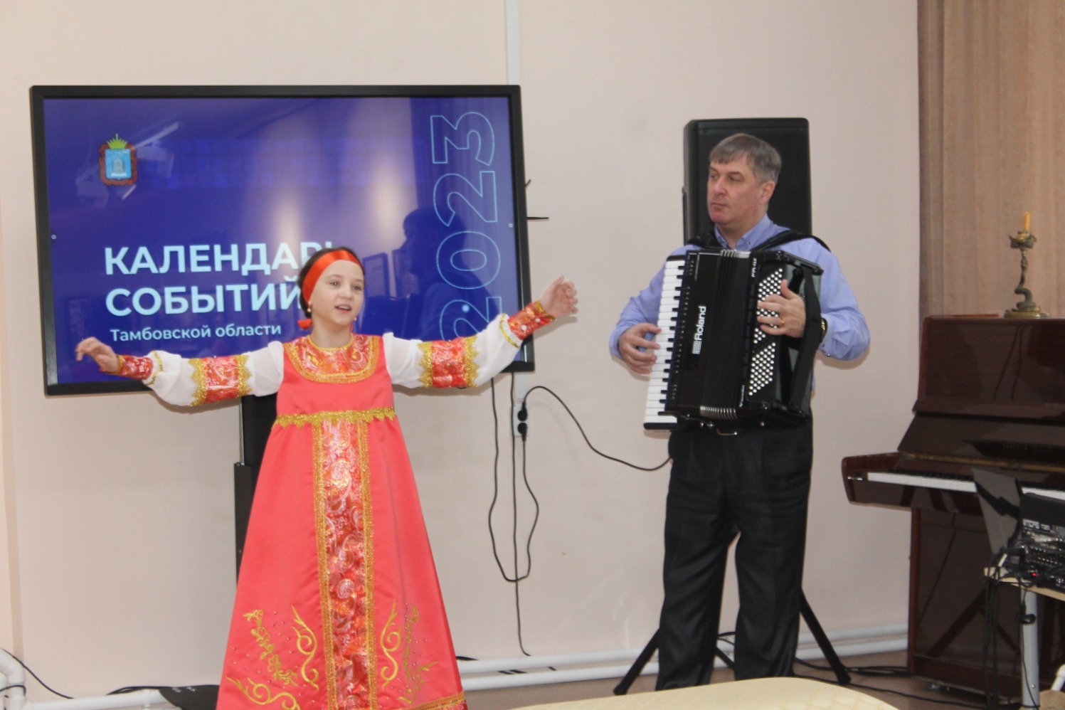 Перед гостями выступили преподаватели и ученики Кирсановской детской школы искусств