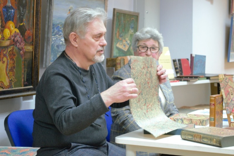 В Тамбове состоялась презентация книги «Мраморная бумага Олега Пономаренко»