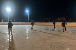 Гаджеты  - на паузе: школьный каток помогает петровской молодежи  разнообразить досуг и окрепнуть физически