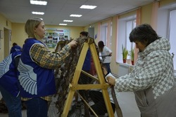 Для тамбовской молодежи провели мастер-класс по плетению маскировочных сетей