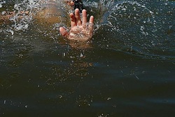 В Тамбовском районе пьяный мужчина полез купаться и утонул