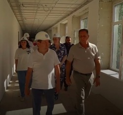 Максим Егоров оценил ход капремонта трёх сельских школ  