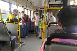 В Тамбове чуть не столкнулись грузовик и автобус. Пострадала пенсионерка