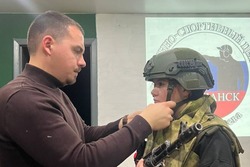 Тамбовские школьники на уроке НВП научились накладывать повязку «Чепец»