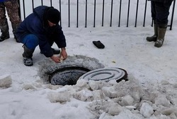 В Тамбове на улице Пушкарская устраняют повреждение водовода