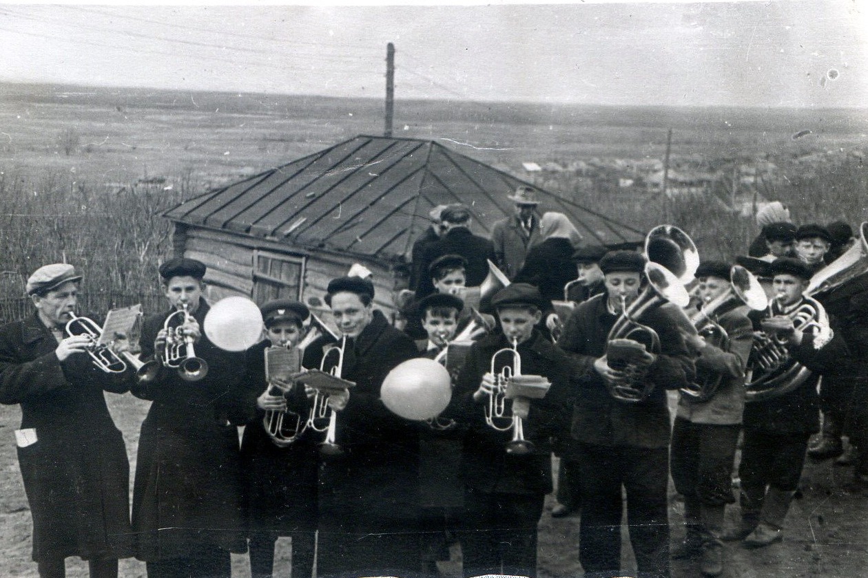 Школьный духовой оркестр, село Хилково, 1960 год