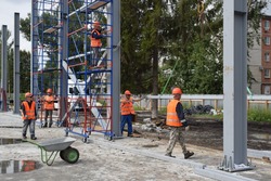 В Тамбове на Рязанской строят модульную спортплощадку