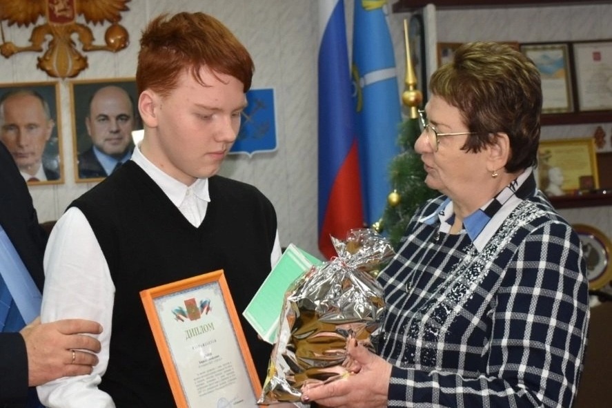 Награждение ученика моршанской школы №3 Кирилла Панова  