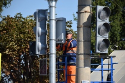 В Тамбове на улице Авиационной устанавливают новый светофор