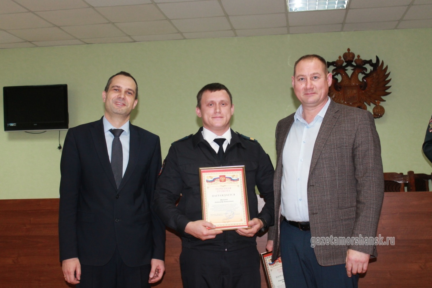 Награждение Александра Шувалова, полицейского поста внутренней охраны спецчасти