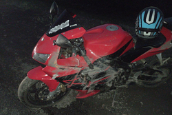 В Тамбовской области мотоцикл при обгоне опрокинулся на обочину
