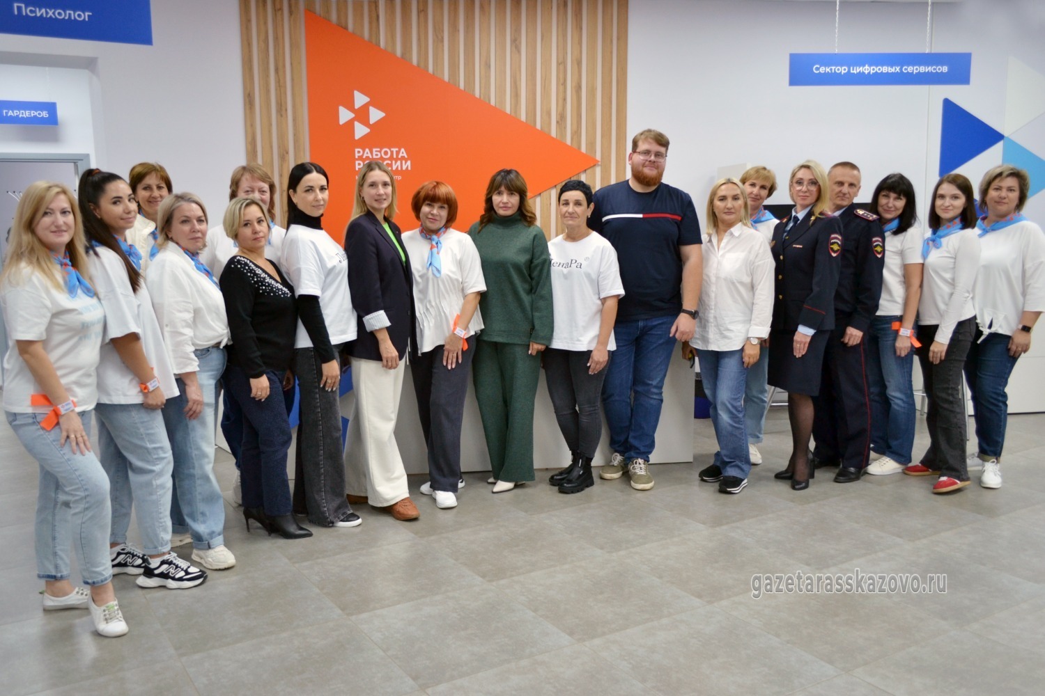 Организаторы и приглашённые гости мероприятия 
