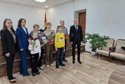 Пять соотечественников из Туркменистана получили паспорта РФ в Котовске 